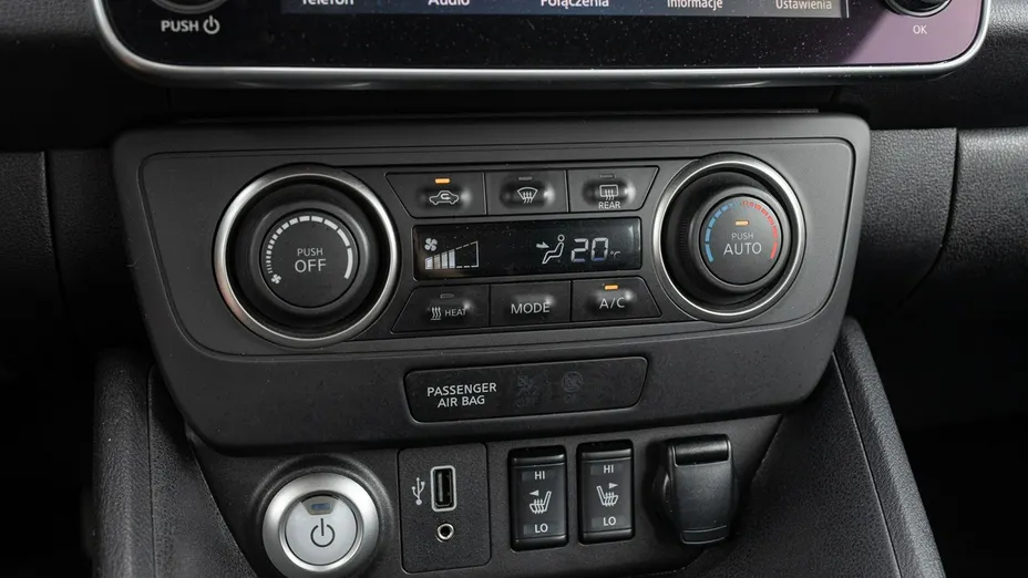 NISSAN Leaf -