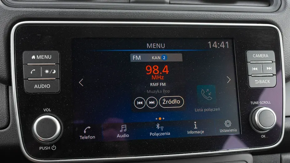 NISSAN Leaf -