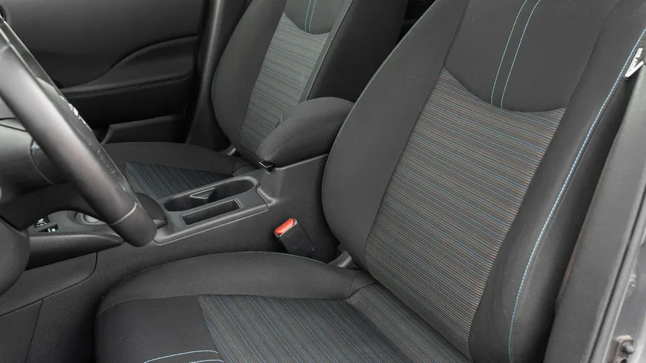 NISSAN Leaf -