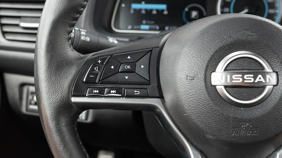 NISSAN Leaf -