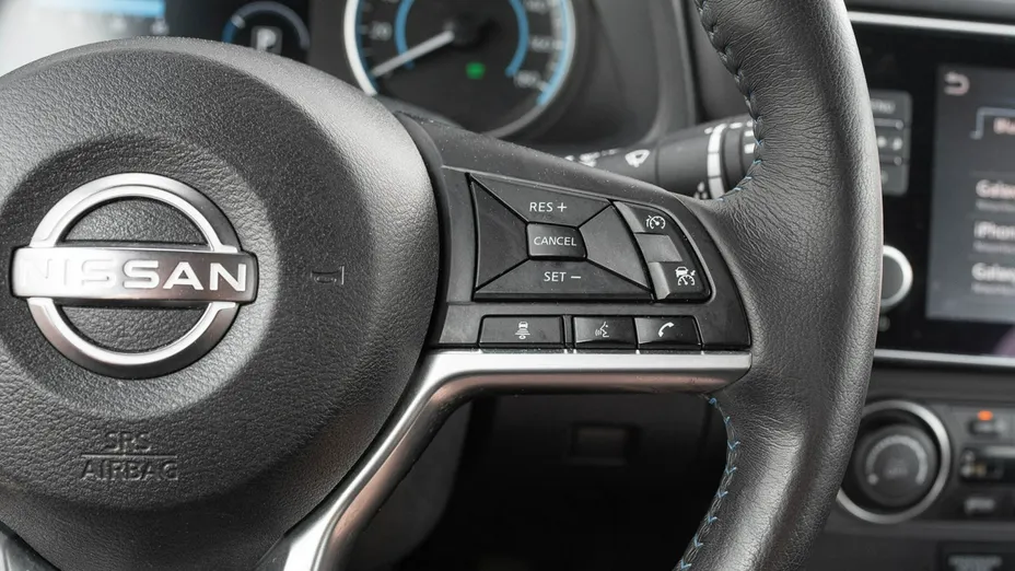 NISSAN Leaf -