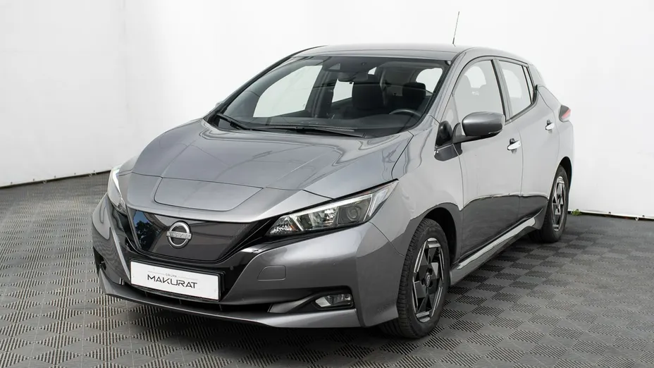 NISSAN Leaf -