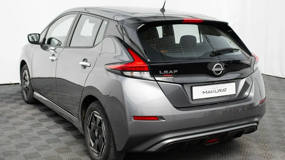 NISSAN Leaf -