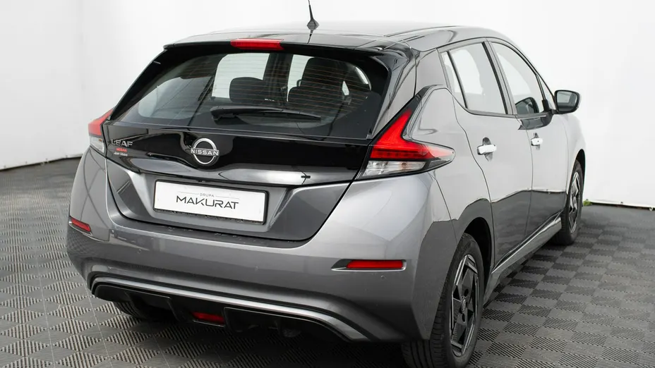 NISSAN Leaf -