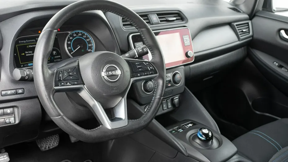 NISSAN Leaf -