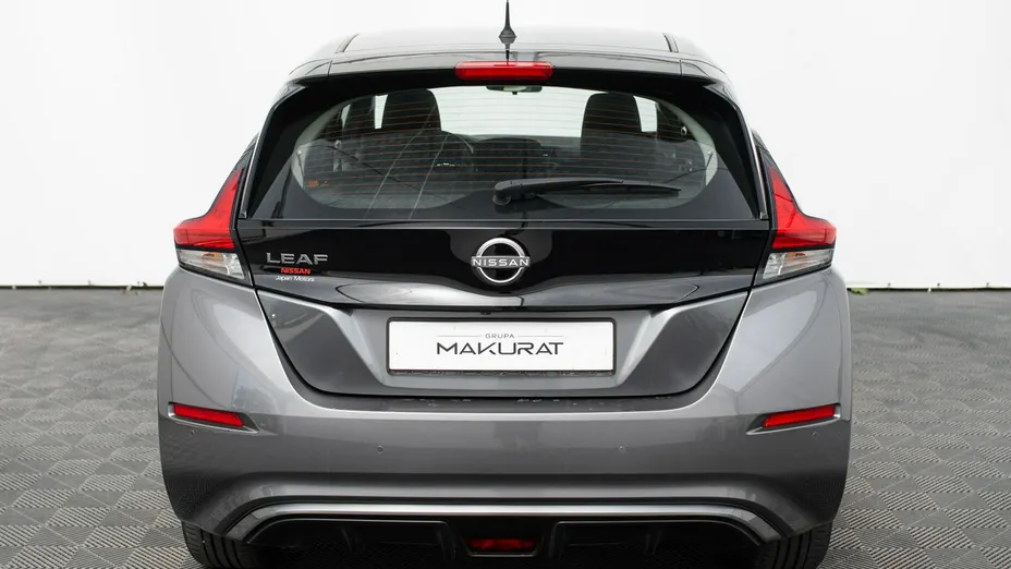 NISSAN Leaf -