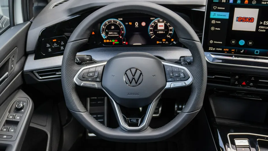 VOLKSWAGEN Golf -