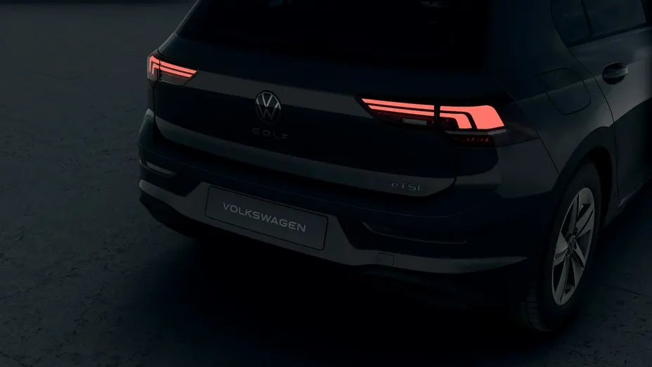 VOLKSWAGEN Golf -