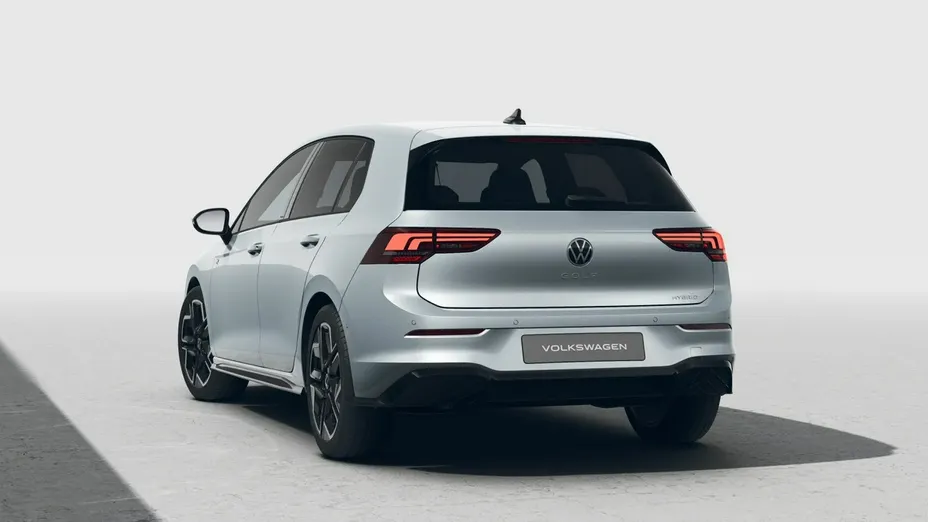 VOLKSWAGEN Golf -