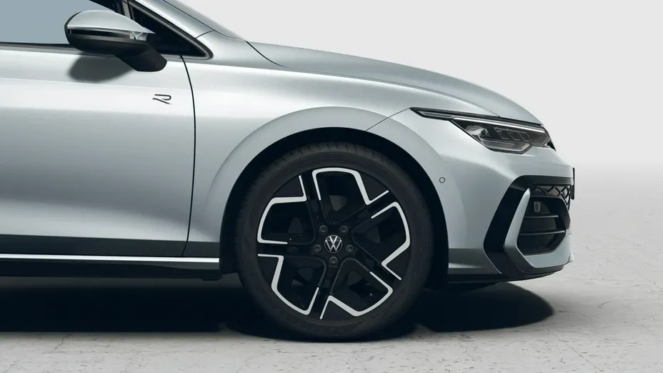 VOLKSWAGEN Golf -