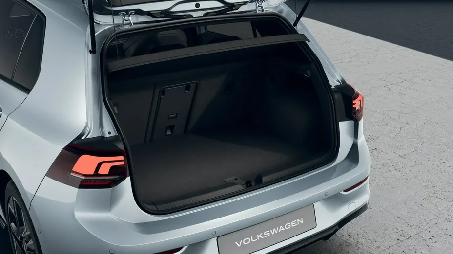 VOLKSWAGEN Golf -