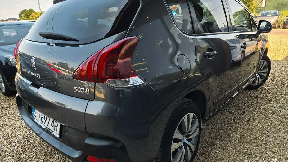 PEUGEOT 3008 -