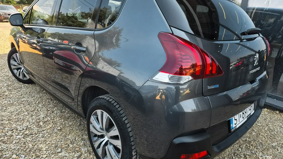 PEUGEOT 3008 -