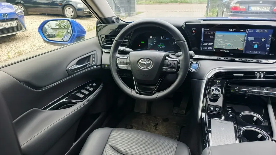 TOYOTA Mirai -