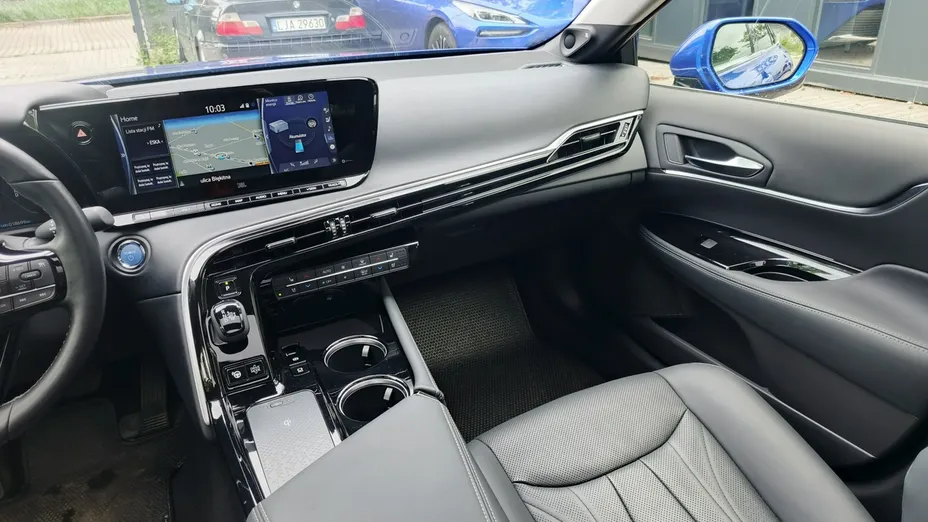 TOYOTA Mirai -