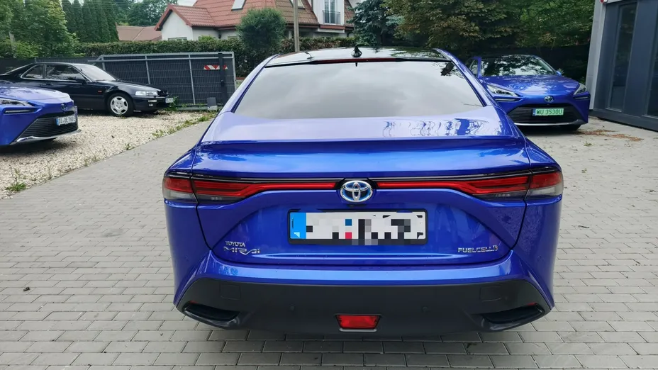TOYOTA Mirai -