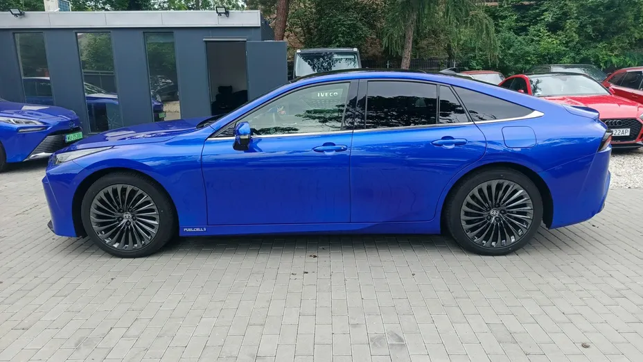 TOYOTA Mirai -