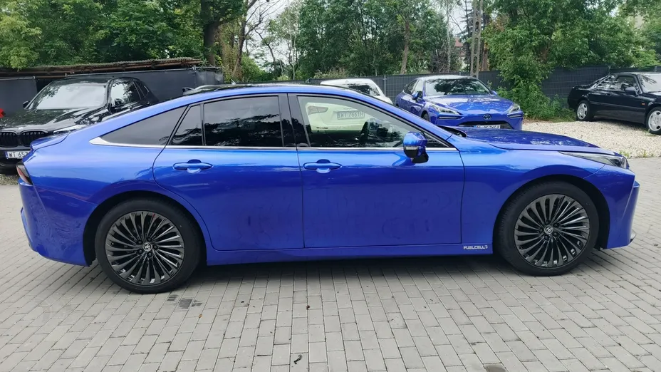 TOYOTA Mirai -