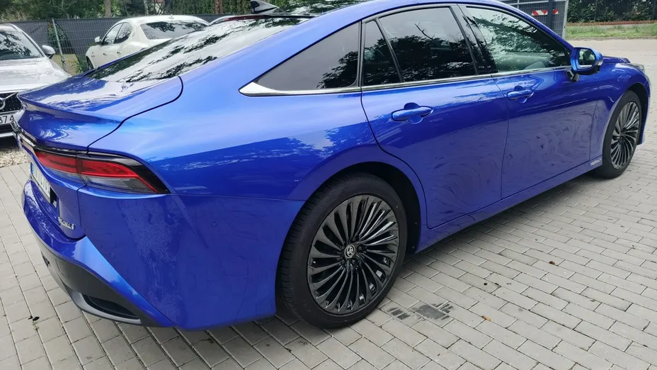 TOYOTA Mirai -