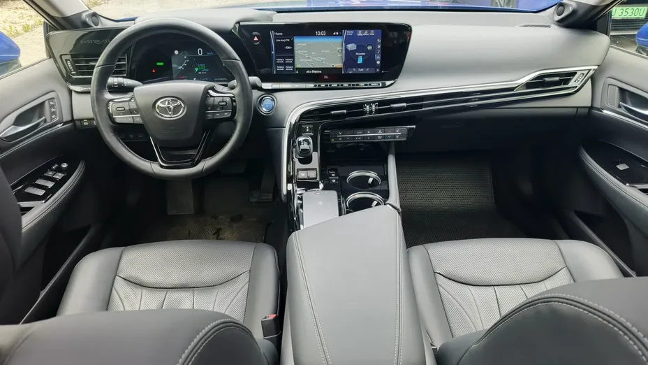 TOYOTA Mirai -