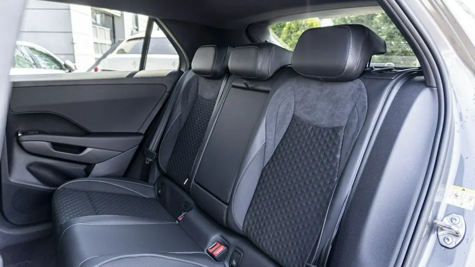 VOLKSWAGEN T-ROC -