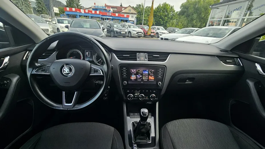 SKODA Octavia -