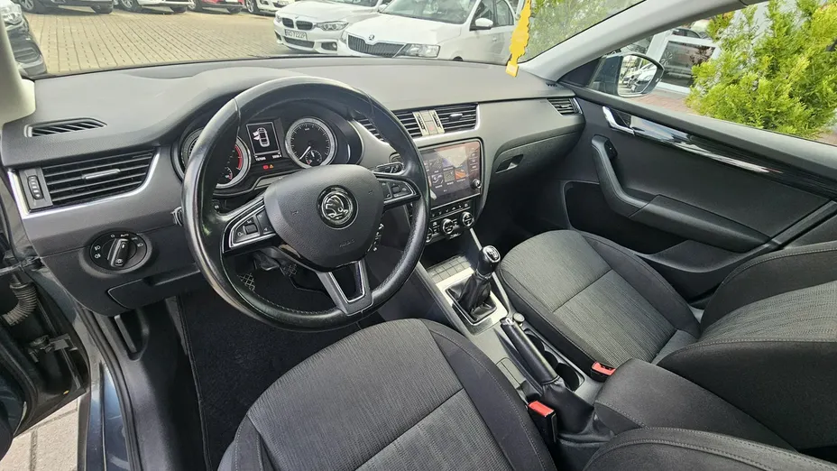 SKODA Octavia -