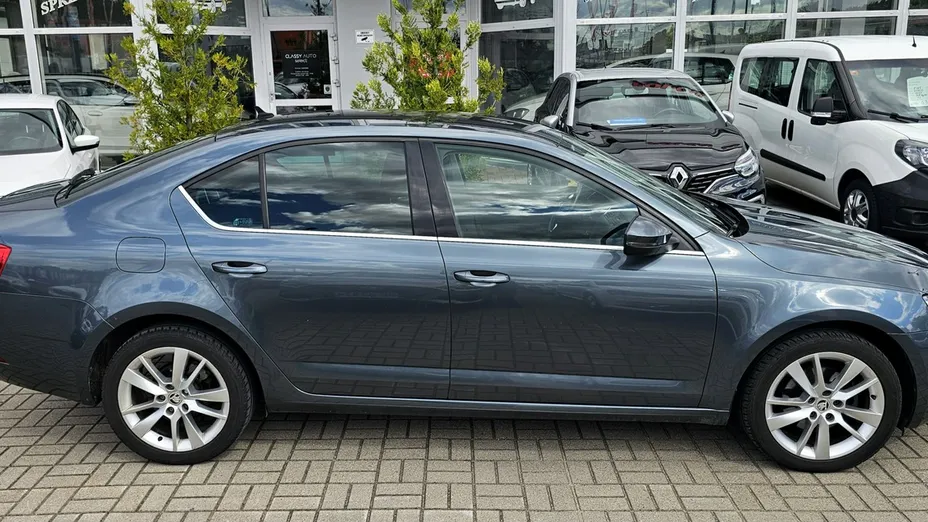 SKODA Octavia -