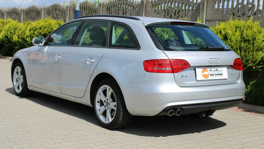 AUDI A4 -