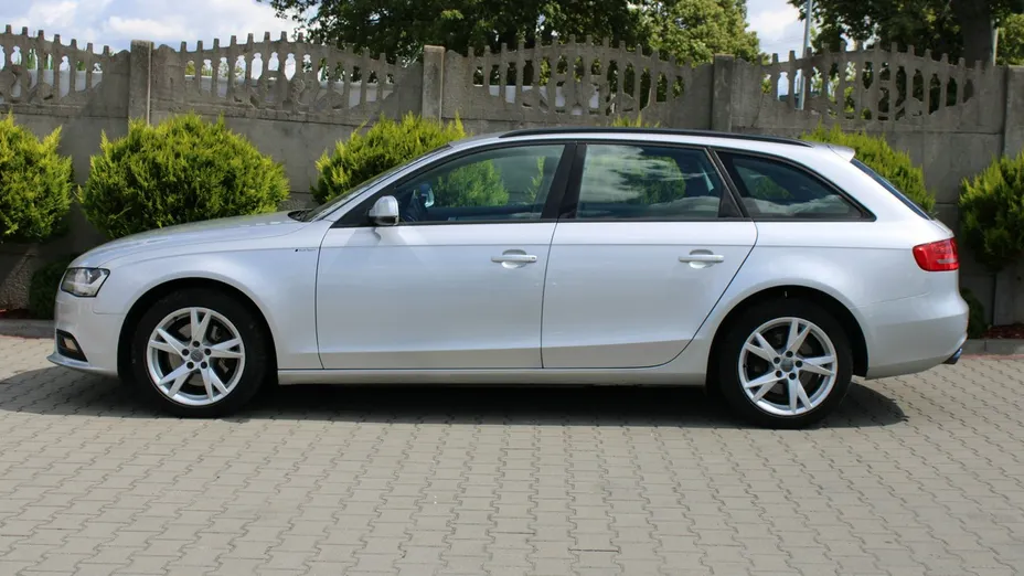 AUDI A4 -
