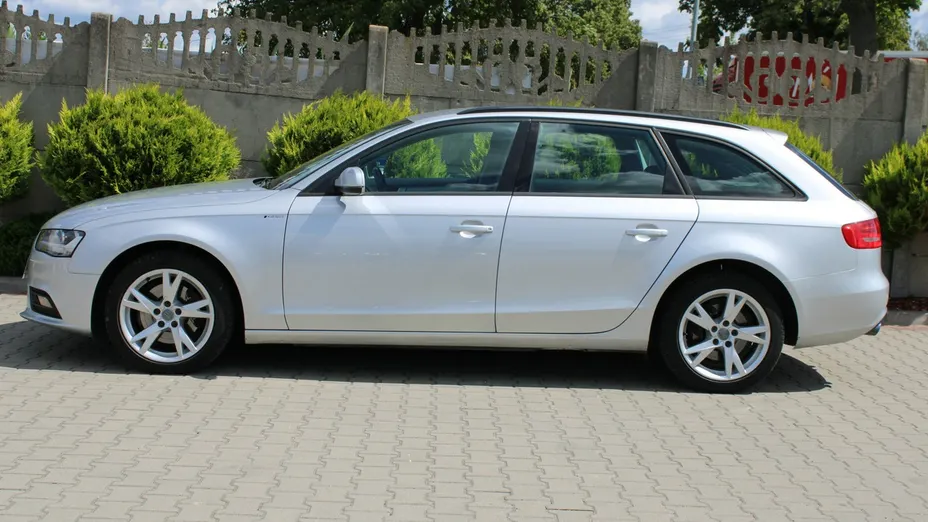 AUDI A4 -