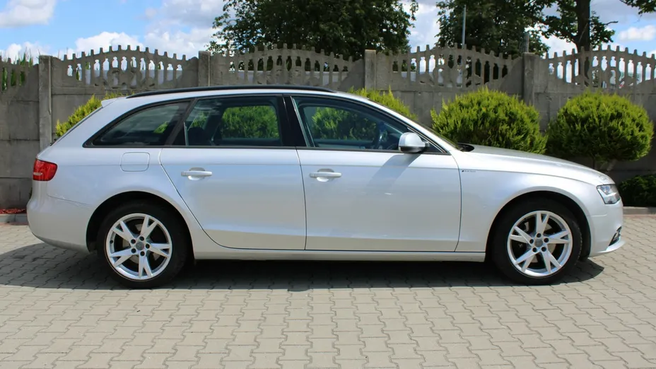 AUDI A4 -