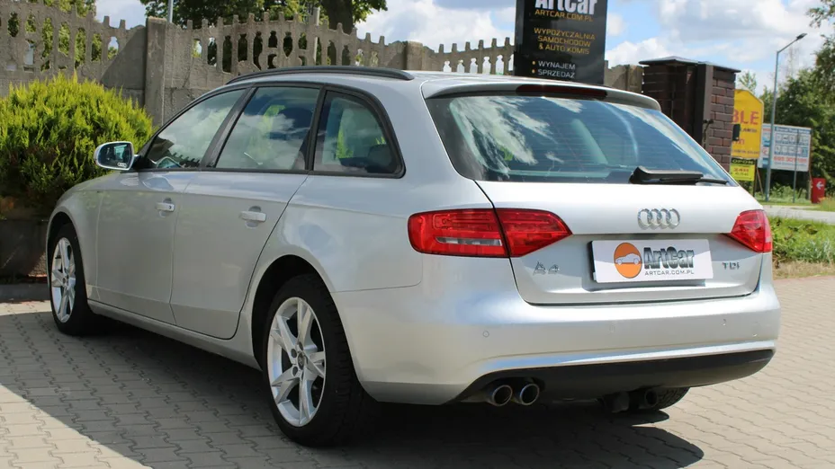AUDI A4 -