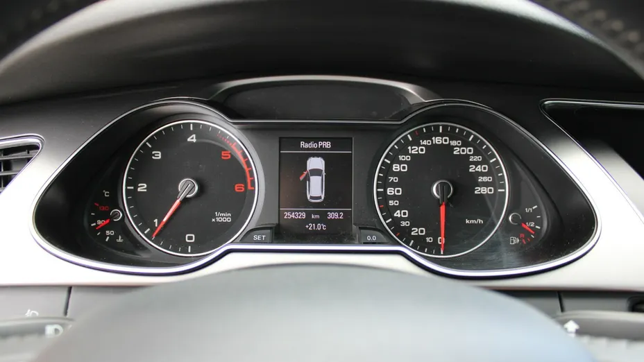 AUDI A4 -