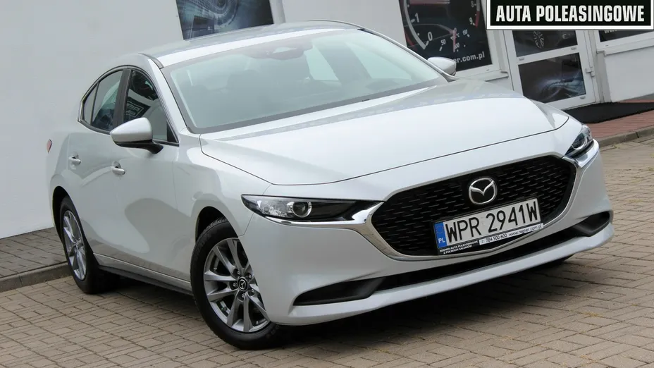 MAZDA 3 -