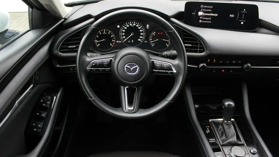 MAZDA 3 -
