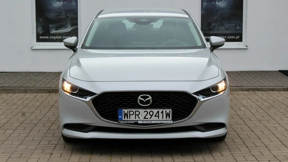 MAZDA 3 -
