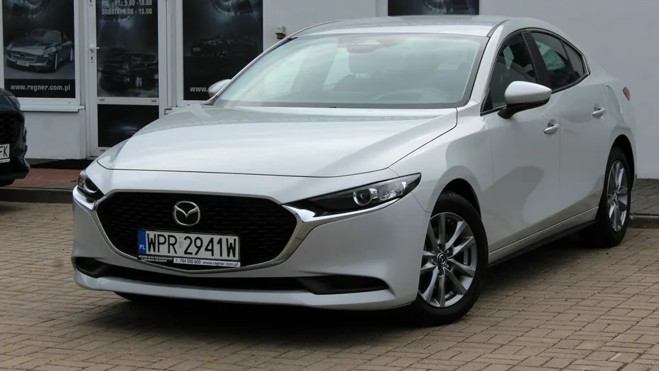 MAZDA 3 -