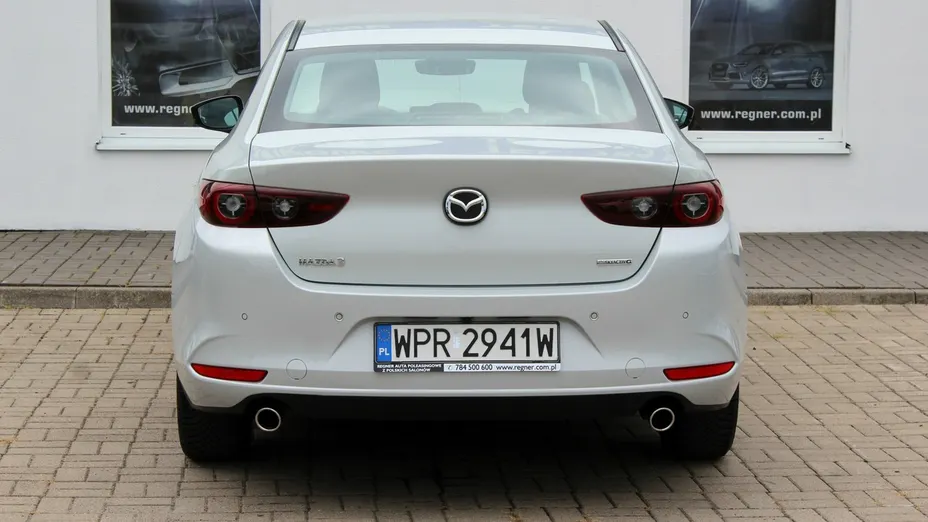 MAZDA 3 -