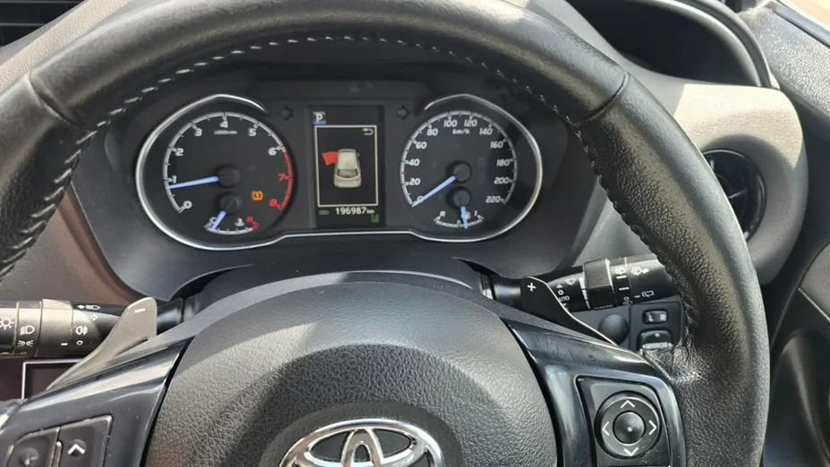 TOYOTA Yaris -