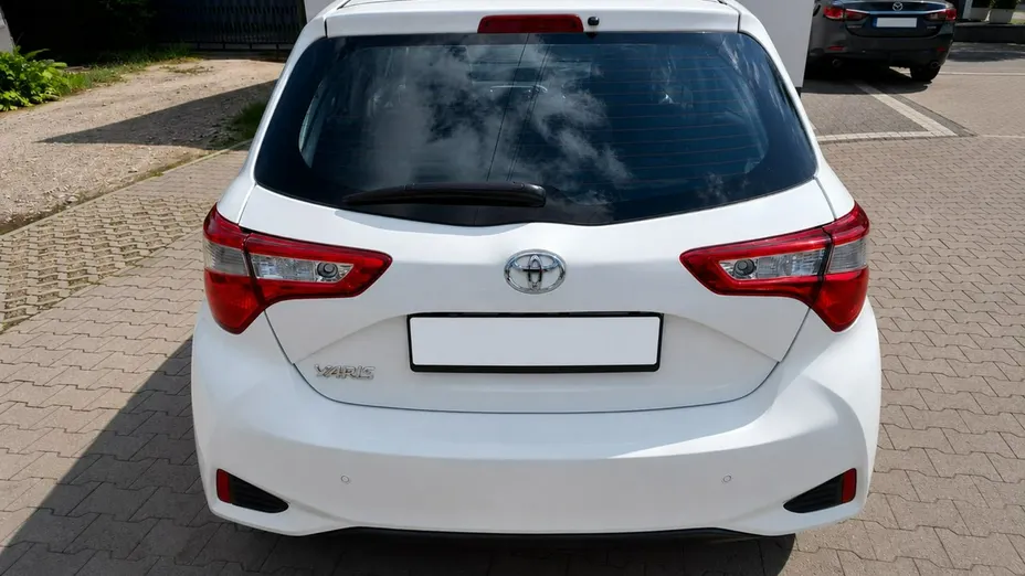 TOYOTA Yaris -