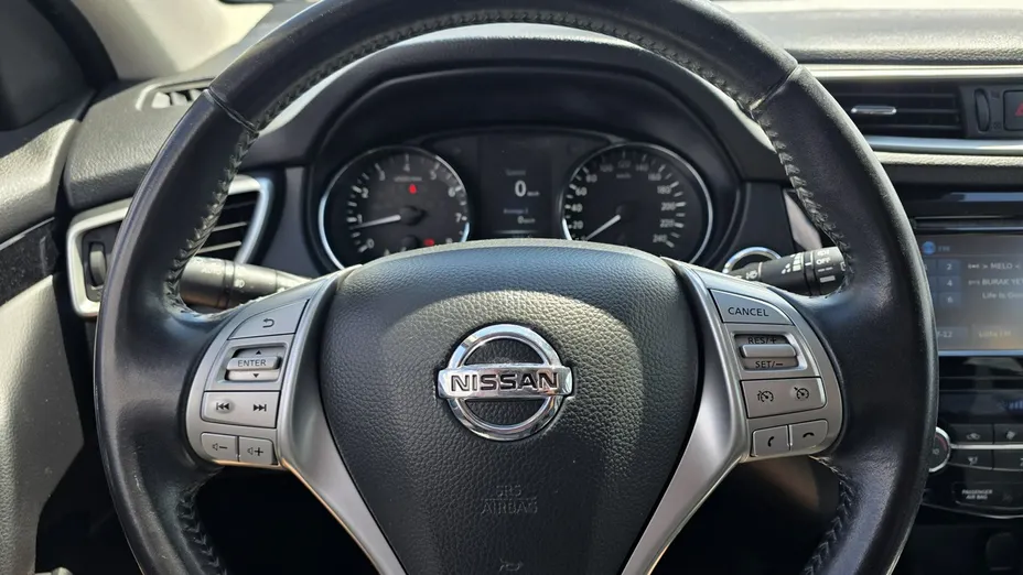 NISSAN Qashqai -