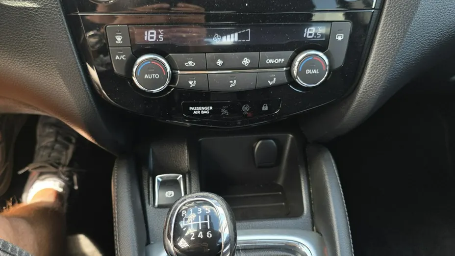 NISSAN Qashqai -