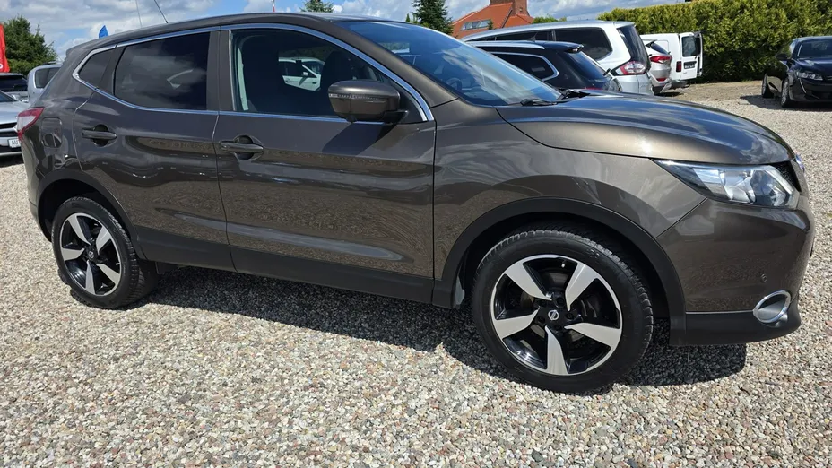 NISSAN Qashqai -