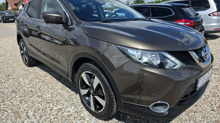 NISSAN Qashqai -