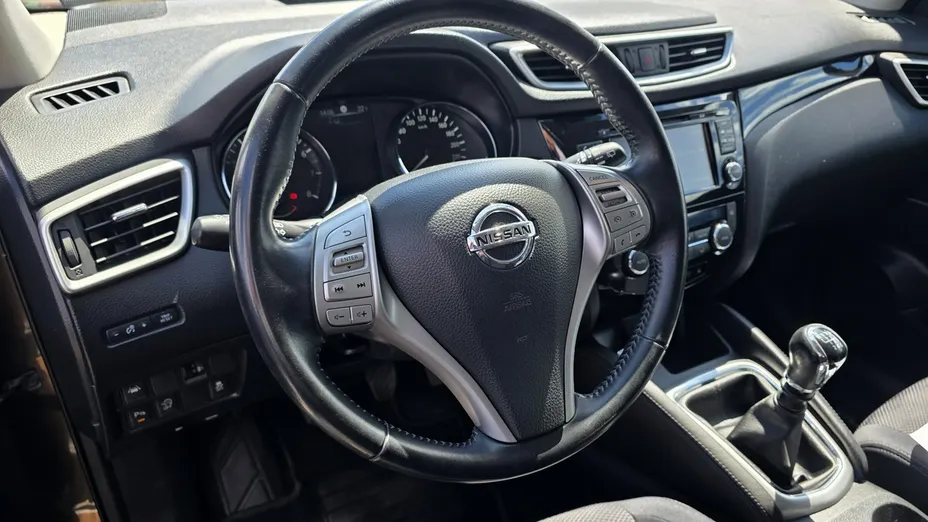 NISSAN Qashqai -