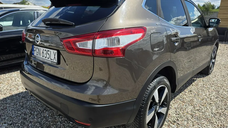 NISSAN Qashqai -