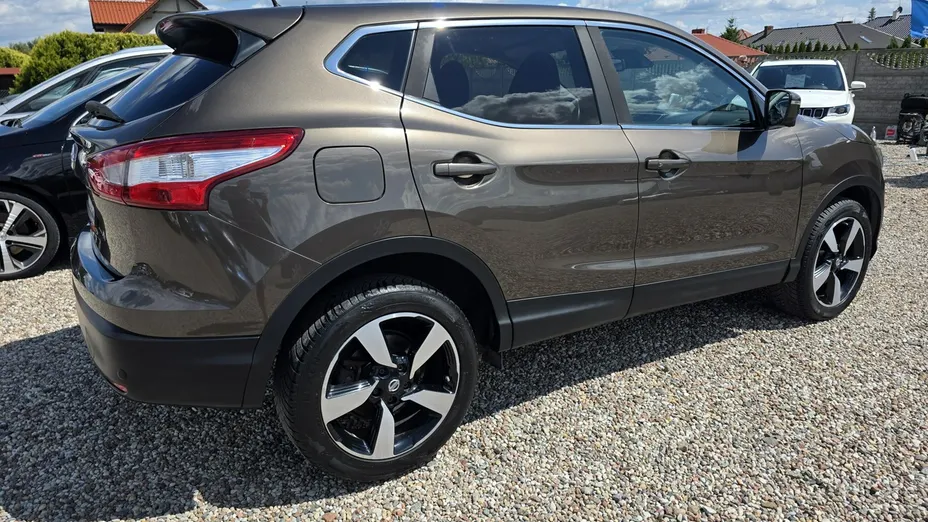 NISSAN Qashqai -
