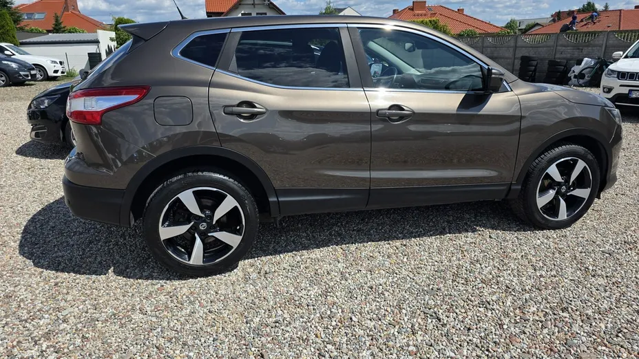 NISSAN Qashqai -