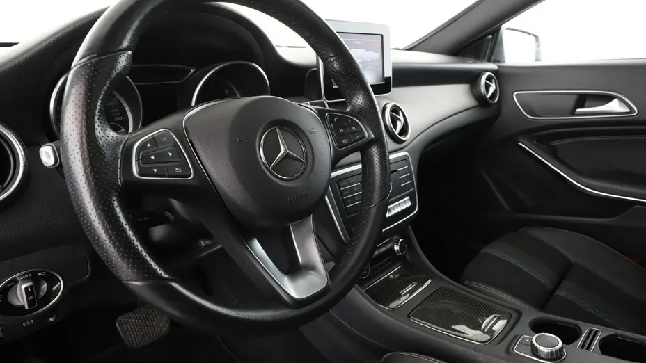 MERCEDES-BENZ CLA -
